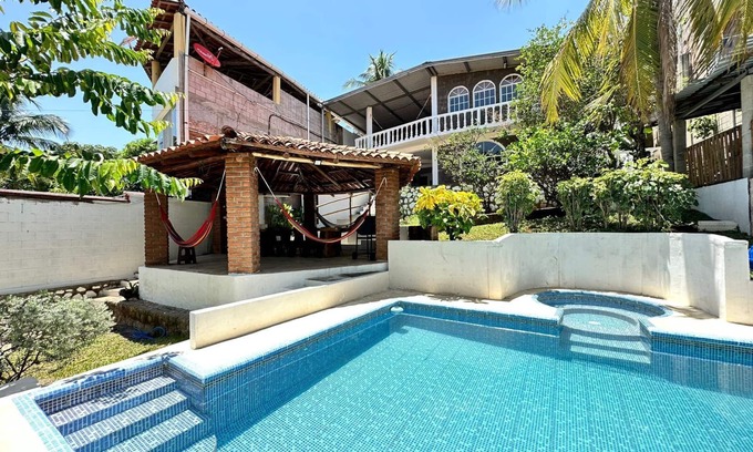 Tamanique House | Spacious Cozy Beachhouse in Atami!
