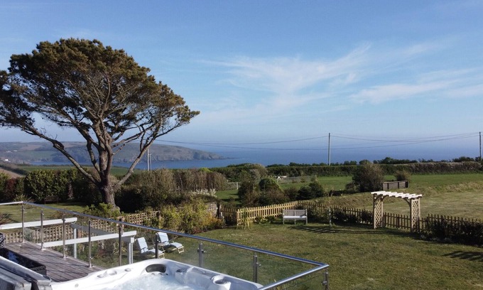 Wembury House | Spacious Devon Coastal Home with Huge Hot Tub