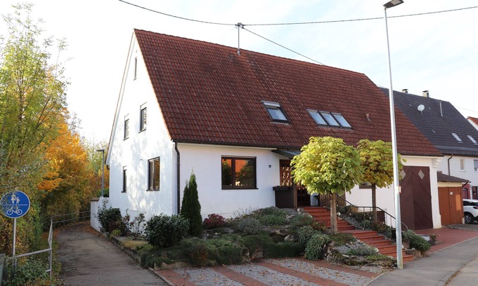Kirchheim unter Teck Apartment | Spacious family-friendly 4-room apartment