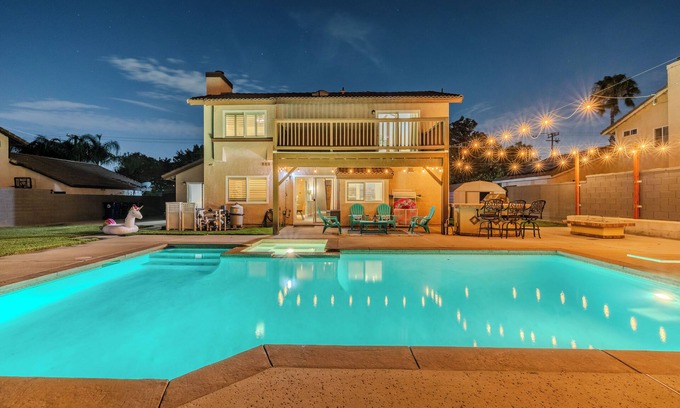 Patton House | SPACIOUS FAMILY POOL HOME/4BR/KING BED Suite/Arcade Games/Billiard Table/Slp12