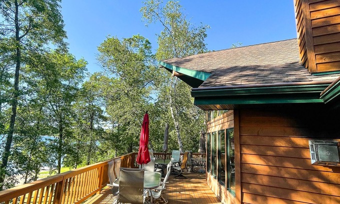 Nevis House | Spacious gathering lake house accommodating up to 20 people