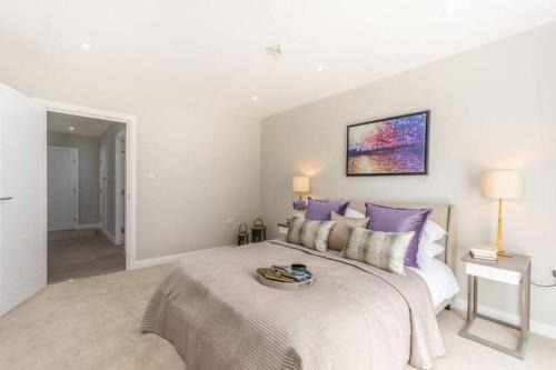 Livesey Apartment | Spacious Modern 3 Bed Apartments in London Bridge with Netflix and Free Carpark