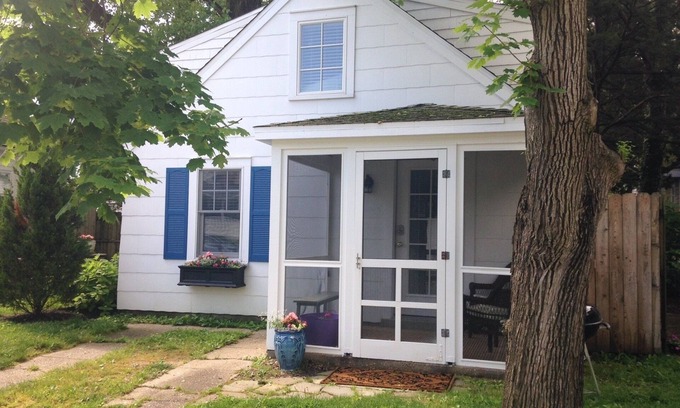 South Rehoboth Cottage | Spacious one bedroom carriage house center of town two blocks from the beach!