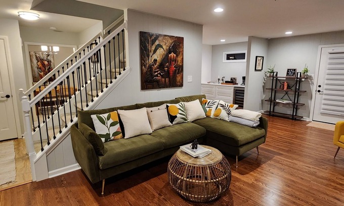 Northeast Raleigh House | Spacious & Private Willow Creek Getaway ★ King Bed & Laundry ★ Near DT Raleigh