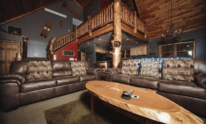 Spring Brook House | Spacious Wis Dells House (The Bear Paw.)