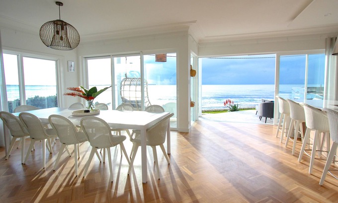 Cronulla House | Spectacular 5 Bedroom Ocean Front Home - Ranked in top 20 beach houses in NSW!