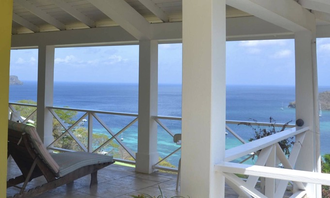 Mount Pleasant Bay Villa | Spectacular harbour view 8 minute walk to the beach