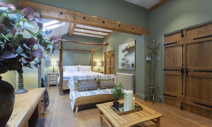 Shurdington Bed & Breakfast | Stable Lodge Boutique B&B