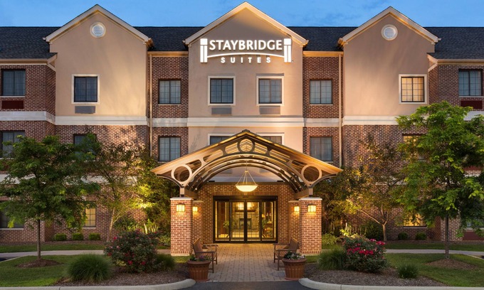 Stow Hotel | Staybridge Suites Akron-Stow-Cuyahoga Falls by IHG