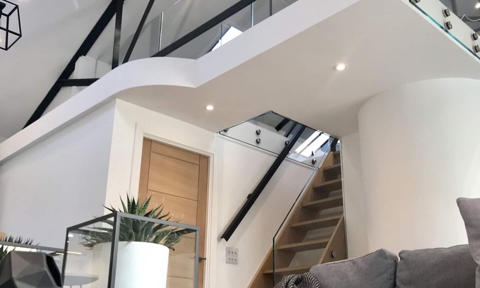 St Albans Apartment | Staycation New York Loft Gated Development LUX St Albans - Off Street Parking
