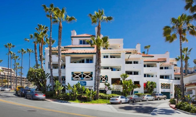 San Clemente Hotel | Steps away from the beach! Fully Equipped Kitchen & Parking Onsite!
