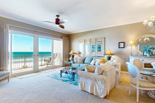 Thomas Drive Apartment | Sterling Beach 403