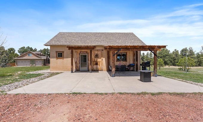 Elbert Cottage | Still Water Ranch-Private house located on 60 acre Horse farm