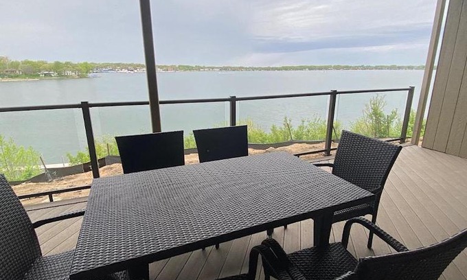 Arnolds Park Apartment | Stillwater 113