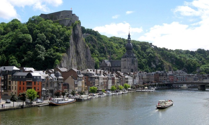 Les Rivages House | Stone-built Holiday Home in Dinant With Terrace