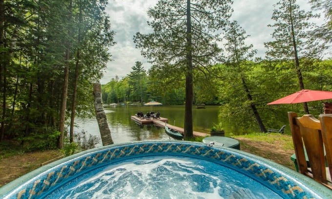 Trent Lakes House | Stornoway Cottage just 5 ft from White Lake