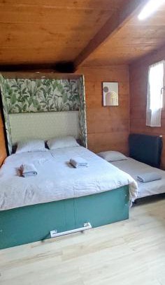 Nanteuil-les-Meaux Ski Chalet | Studio éco-construit - climatisation & parking