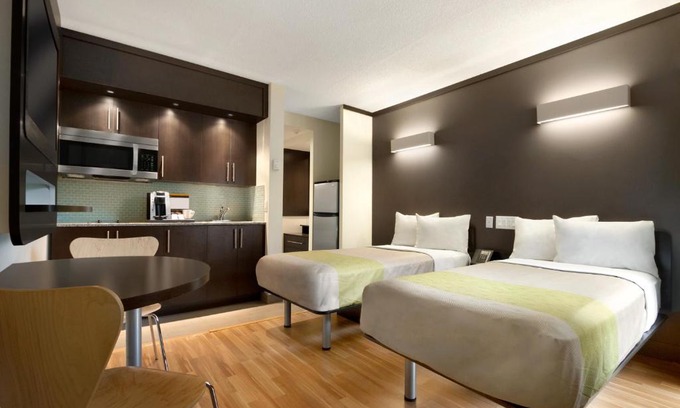 Alexandra Park Apartment | Studio 6 Downtown Toronto