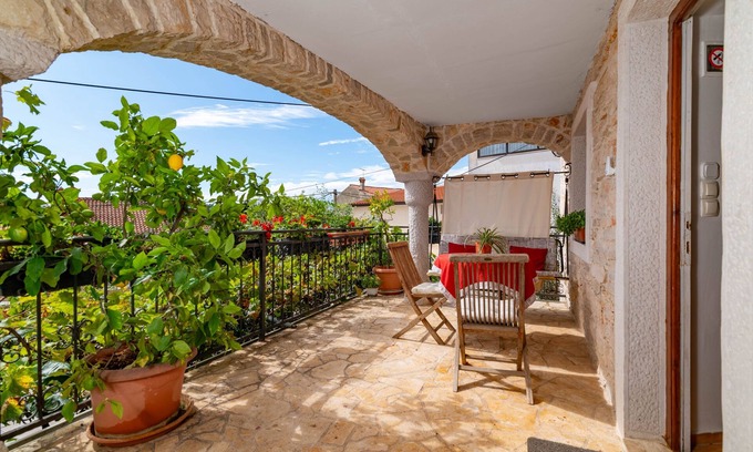 Basanija Apartment | Studio flat with terrace Bašanija, Umag (AS-7148-a)
