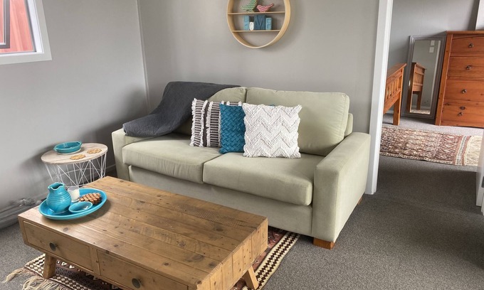 Raglan Apartment | Studio - Handy Location
