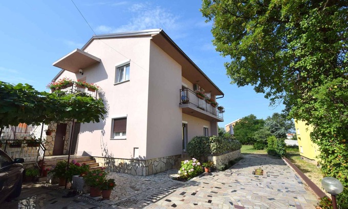 Milcetici Apartment | Studio with balcony and air conditioning