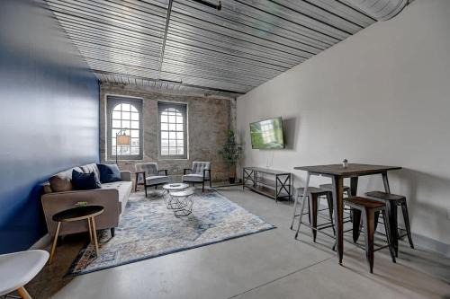 Westown Apartment | Stunning 1BD near Historic Pabst Brewery - Fiserv