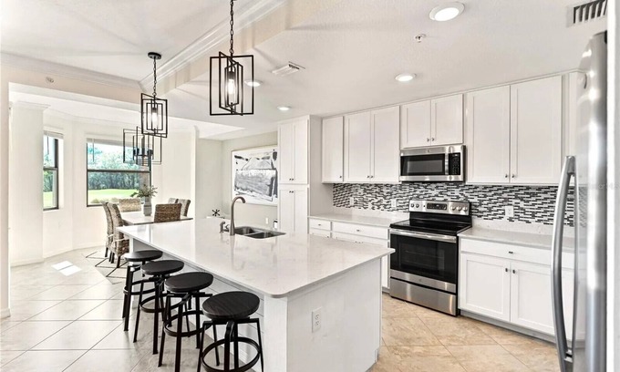 Lakewood Ranch Condo | Stunning 2BR/2BA Unit overlooking the scenic Lakewood National Golf Course