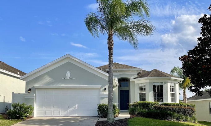 Haines City Villa | Stunning 4BR/3BA Villa with South Facing Private Pool