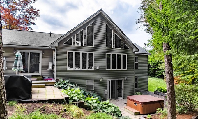 Otis House | Stunning and Serene Springy Pond Gem; close to Acadia, Bar Harbor. Pets welcome!