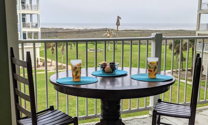 Red Fish Cove Condo | Stunning beachfront condo short walk to beach/pool