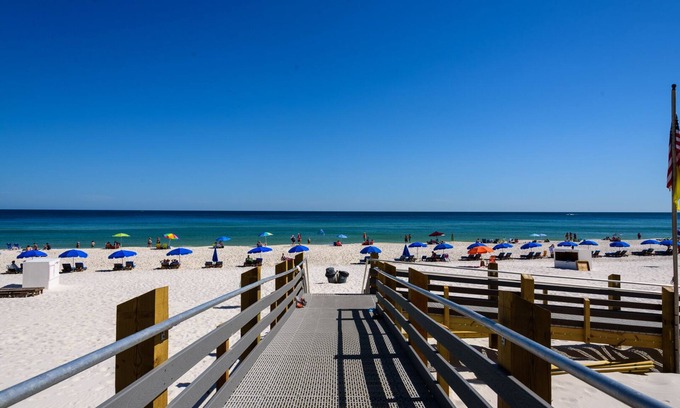 Orange Beach Condo | Stunning Beachfront View Condo
