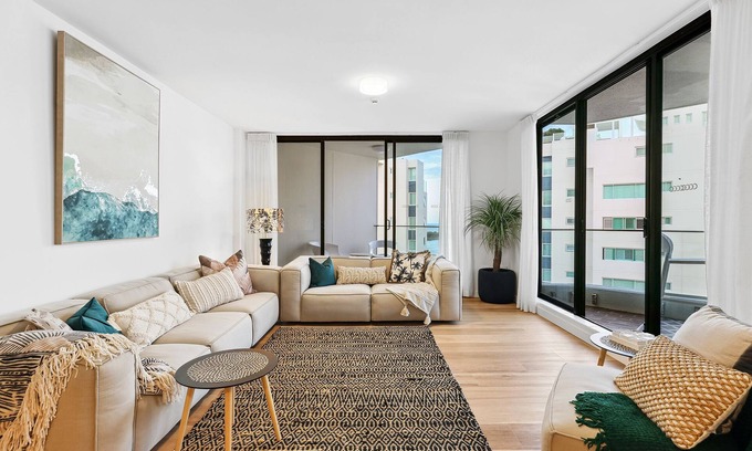 Labrador Apartment | Stunning Gold Coast two bedroom