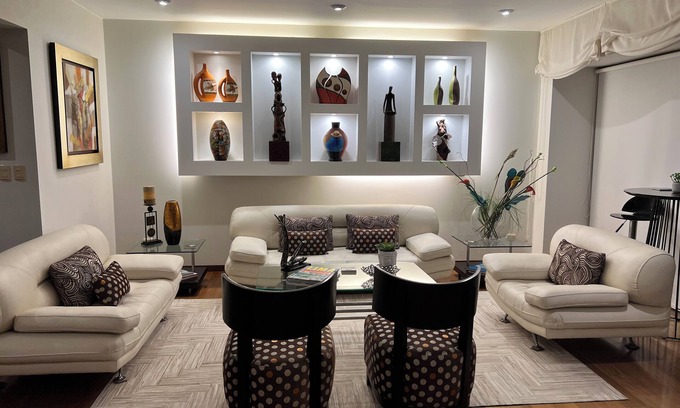 Armendariz Apartment | Stunning, Luxury City and Ocean View Apartment in the Heart of Miraflores