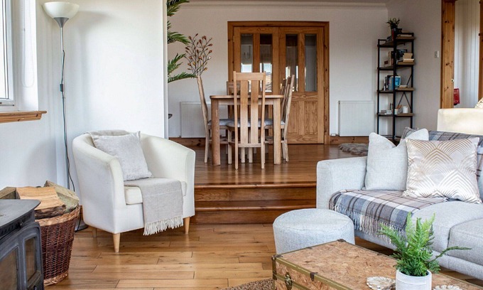 Bornesketaig House | Stunning private villa for 6 guests with TV