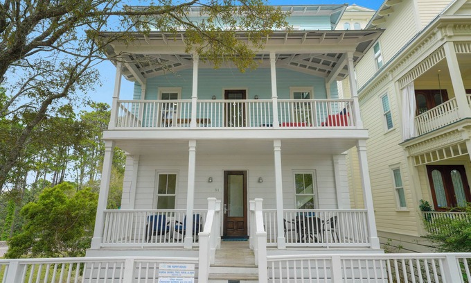 Seagrove Beach Cottage | Stunning Renovation, 3 King Primaries, Tower w/Views - Sleeps 15 + 2 Bikes!
