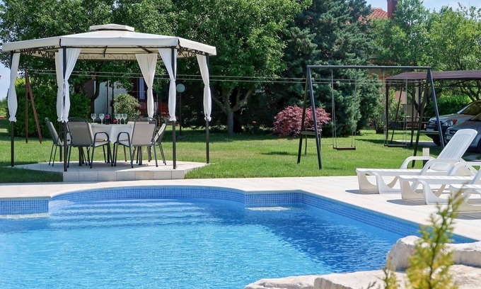 Gondolici House | Stunning villa for 6 people with A/C, private pool, WIFI, TV and patio