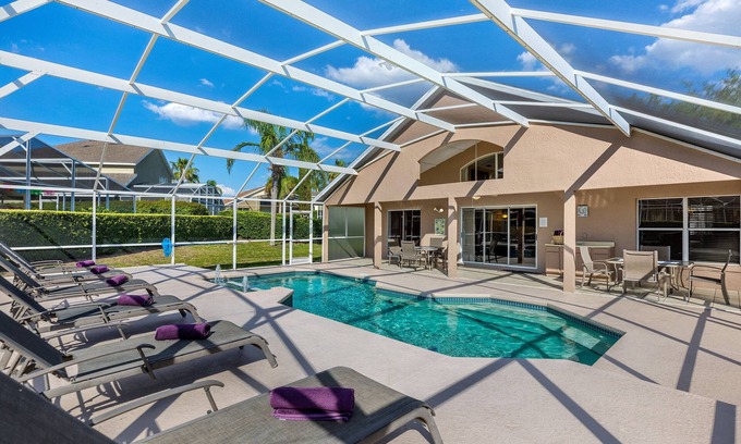 Haines City Villa | Stunning Villa In Gated Golf Community