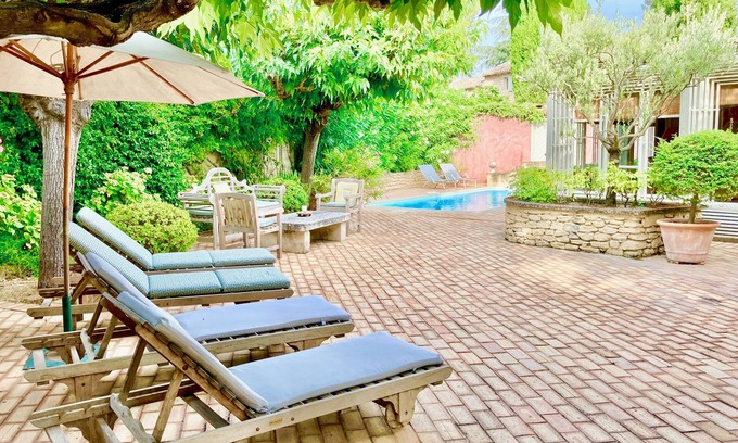 Oppede House | Stunning village house far reaching views, in the heart of historic village