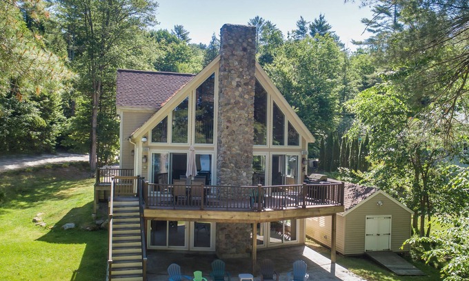 Naples House | Stunning waterfront Chalet in Sebago Cove