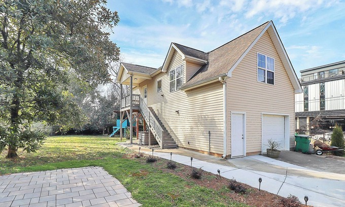 NoDa Apartment | Stylish and charming NoDa apartment with unbeatable location
