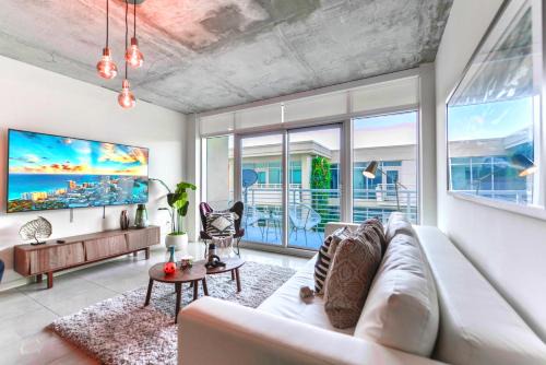 Midtown Apartment | Stylish Midtown Miami Condo - Pool & Prime Location