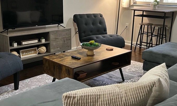 First Ward House | Stylish Townhouse In Uptown, 1BD studio, City Views & WiFi