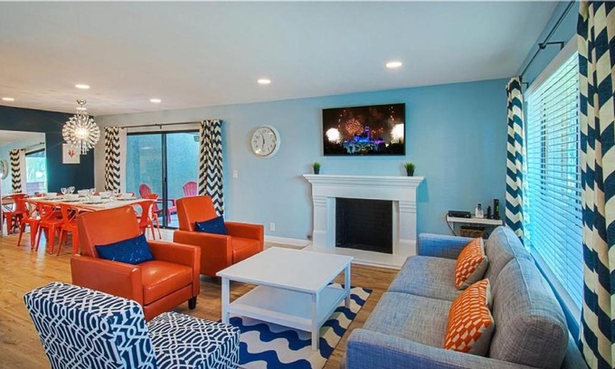 Anaheim Resort House | Suite Escapes 6