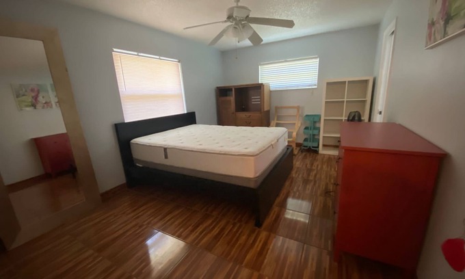 Ocoee House | Suite for rent 25 minutes from Disney and 20 minutes from UCF.