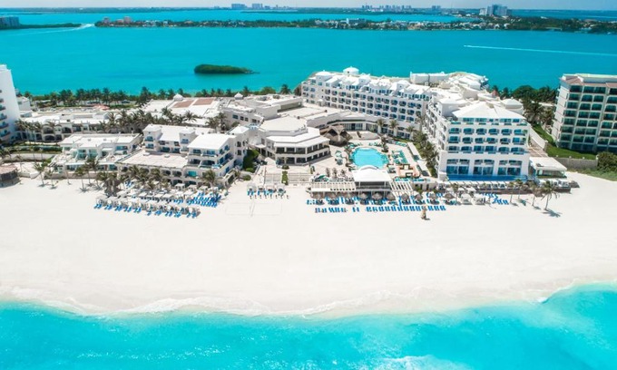 Punta Cancun Resort | Sunscape Cancun All-Inclusive Resort & Spa by Hyatt