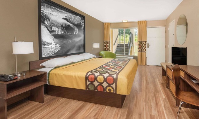 Fletcher Hotel | Super 8 by Wyndham Asheville Airport