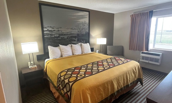 Lexington Hotel | Super 8 by Wyndham Lexington