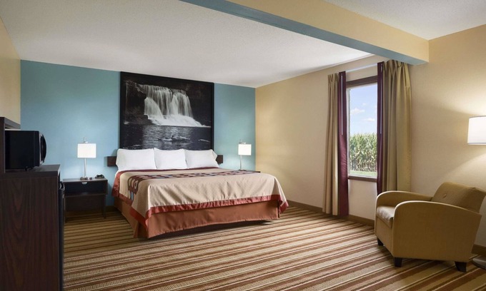 Mattoon Hotel | Super 8 by Wyndham Mattoon