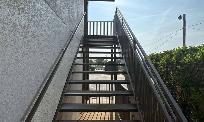 Monroe Hotel | Super 8 by Wyndham Monroe