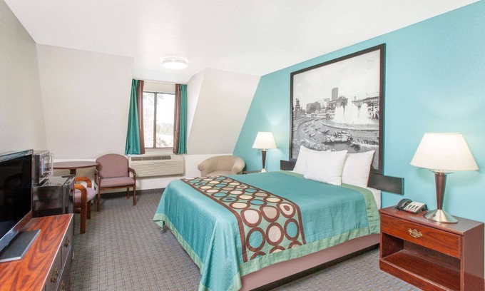 Sallisaw Hotel | Super 8 by Wyndham Sallisaw